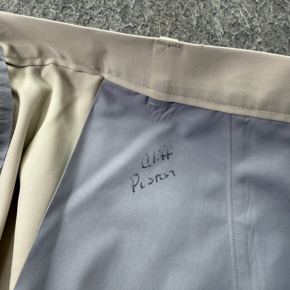 Peter Millar Wicking Salem High Drape Performance Shorts Men 40 Beige 7" Crease - Picture 8 of 16